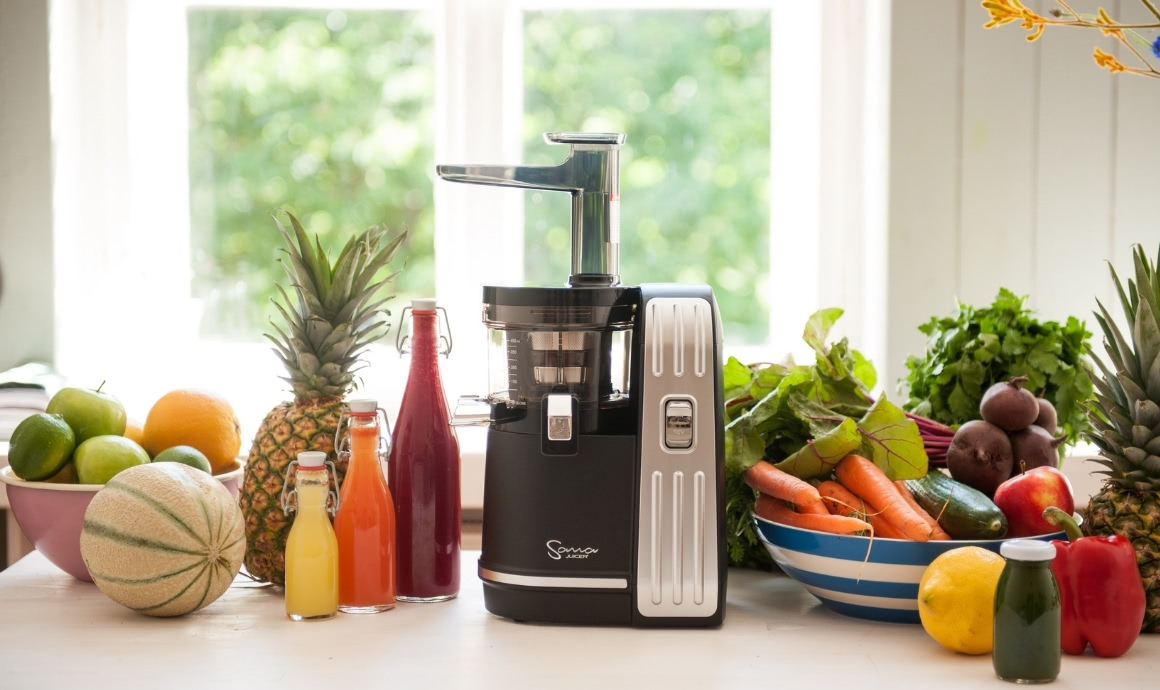 Im Sana Juicer EUJ-828 kaltgepresste Säfte zubereiten