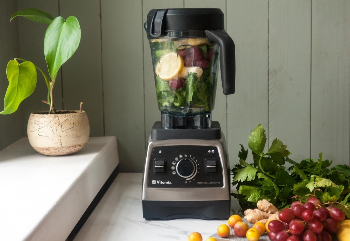 Im Vitamix Pro 750 Grüne Smoothies mixen